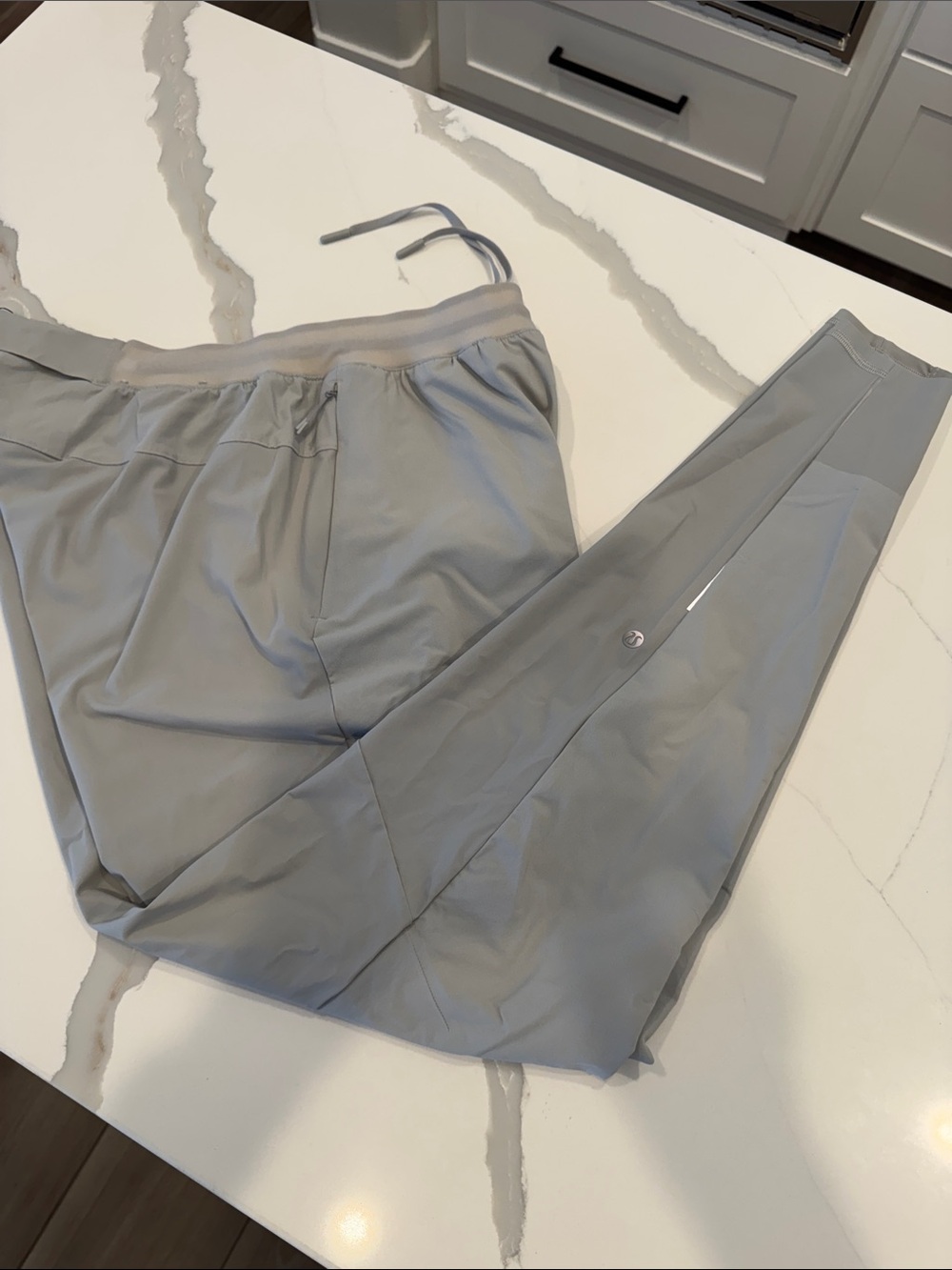 lululemon athletica Light Gray Men’s Jogger Pants L